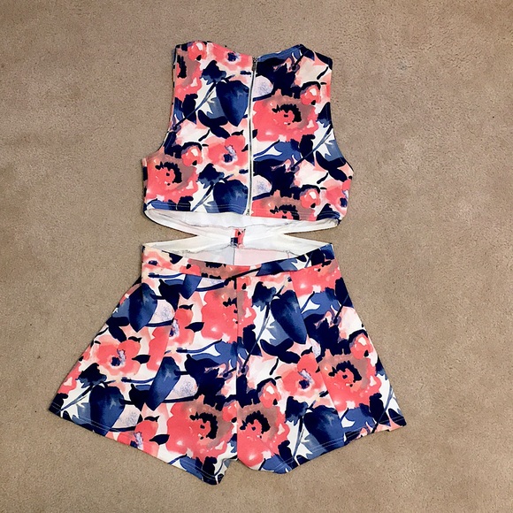 Romper - Picture 2 of 2